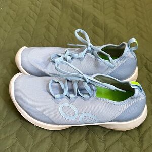 OOFOS Light Blue woman’s Sneakers with Lime Accent